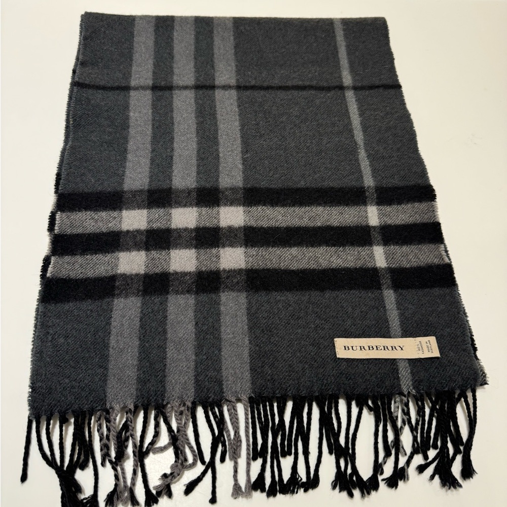 Burberry scarves authentic